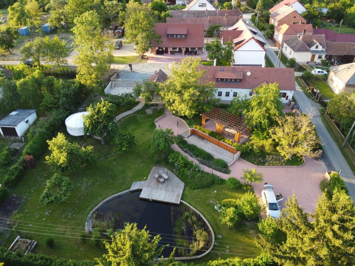 Tündérkert Panzió őrség Viszák